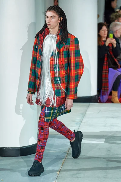 Look 28